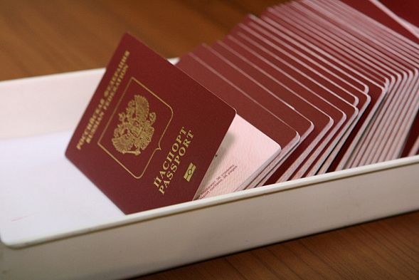 Госдума приняла закон о повышении стоимости загранпаспорта
