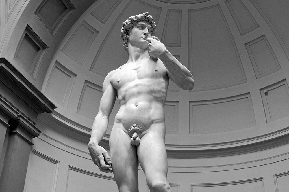 Перейдем к не писающим не мальчикам — вполне половозрелый «Давид» Микеланджело изображен абсолютно голым. Были ли у кого-нибудь к этому претензии?