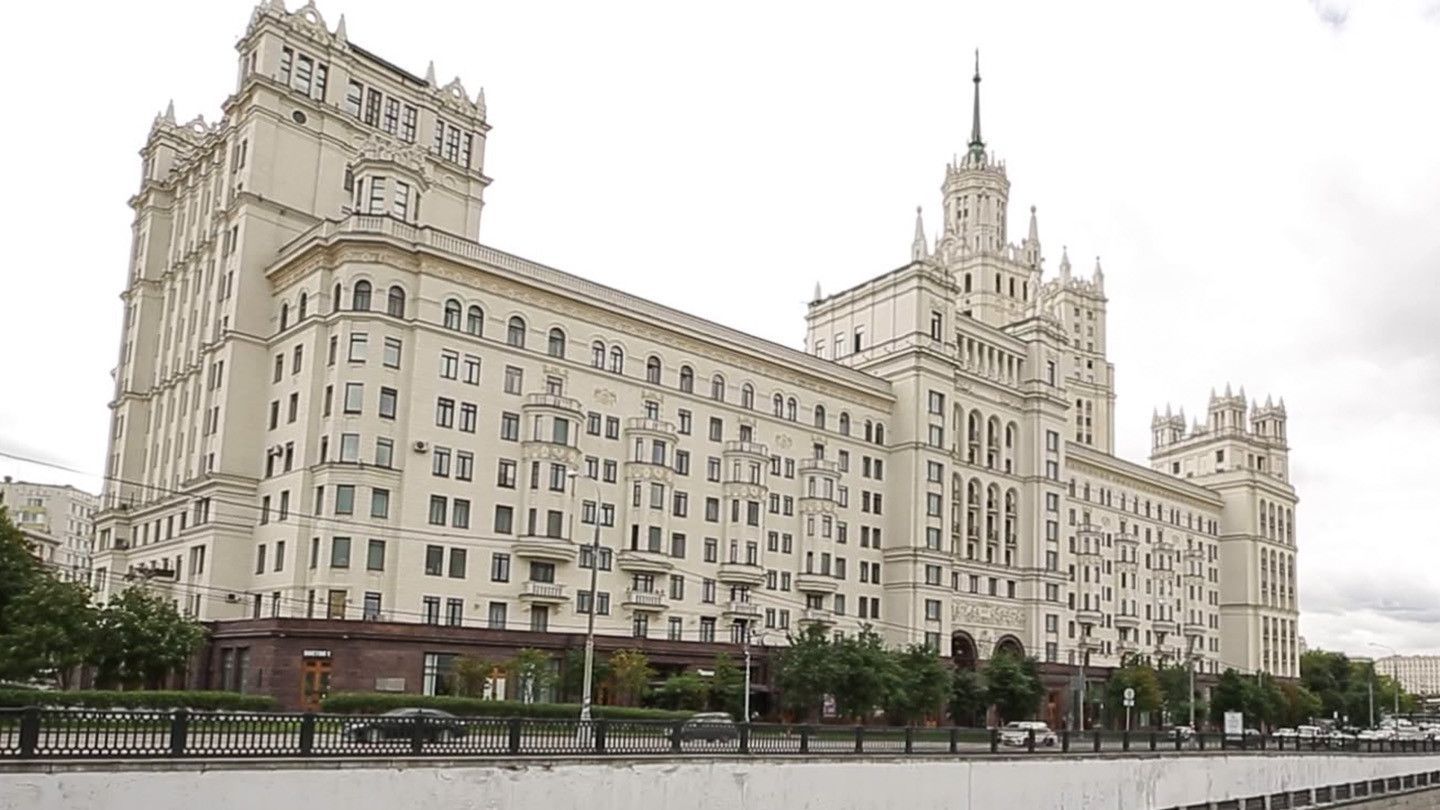 Сталинские высотки: «Ленинградская», высотка у Красных Ворот и дом на Котельнической набережной